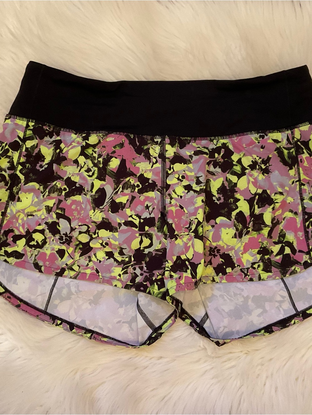 Lululemon Speed Up MidRise Lined Short 4"
Inflected Highlight Yellow Multi Black - Picture 2 of 7